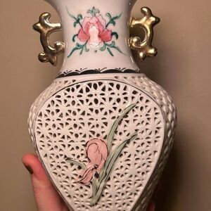 Vintage Chinese Porcelain Lattice Vase Floral Heart